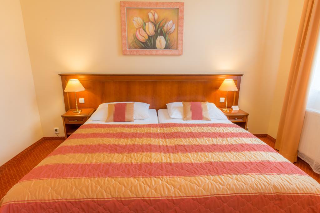 Ensana Centralni Lazne - Maria Spa Mariánské Lázně Extérieur photo
