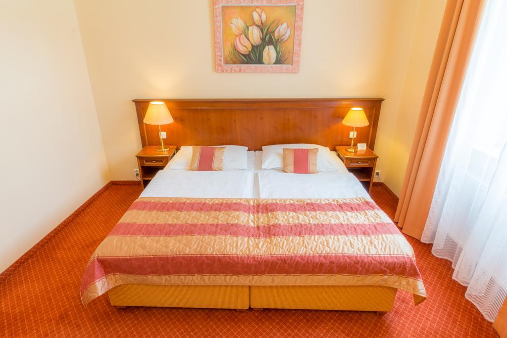 Ensana Centralni Lazne - Maria Spa Mariánské Lázně Extérieur photo