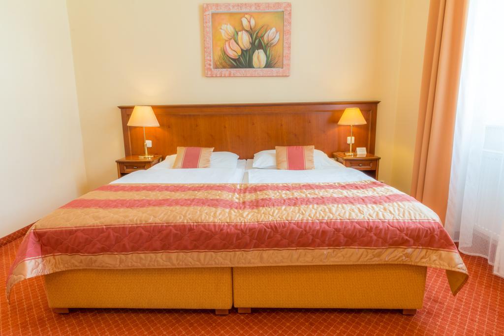 Ensana Centralni Lazne - Maria Spa Mariánské Lázně Extérieur photo