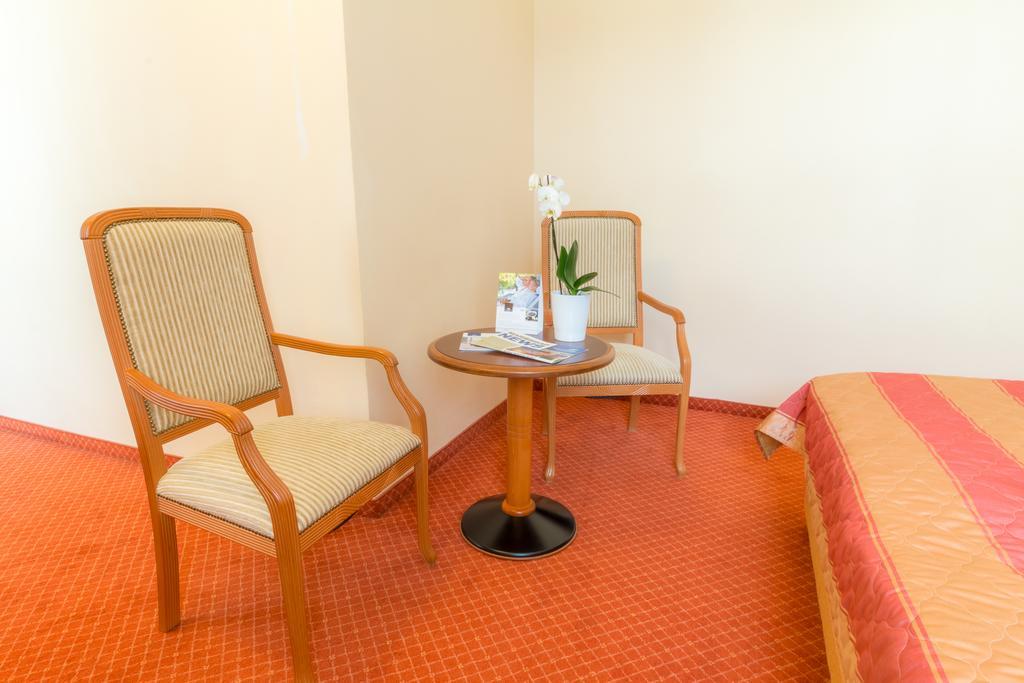 Ensana Centralni Lazne - Maria Spa Mariánské Lázně Extérieur photo