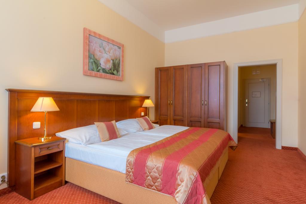 Ensana Centralni Lazne - Maria Spa Mariánské Lázně Extérieur photo