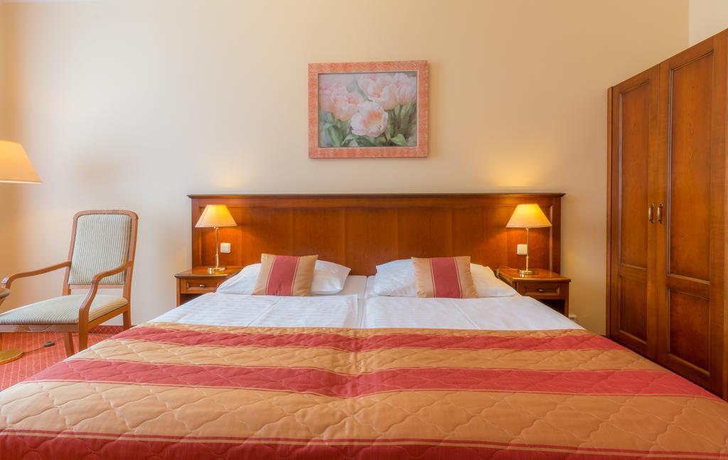 Ensana Centralni Lazne - Maria Spa Mariánské Lázně Extérieur photo